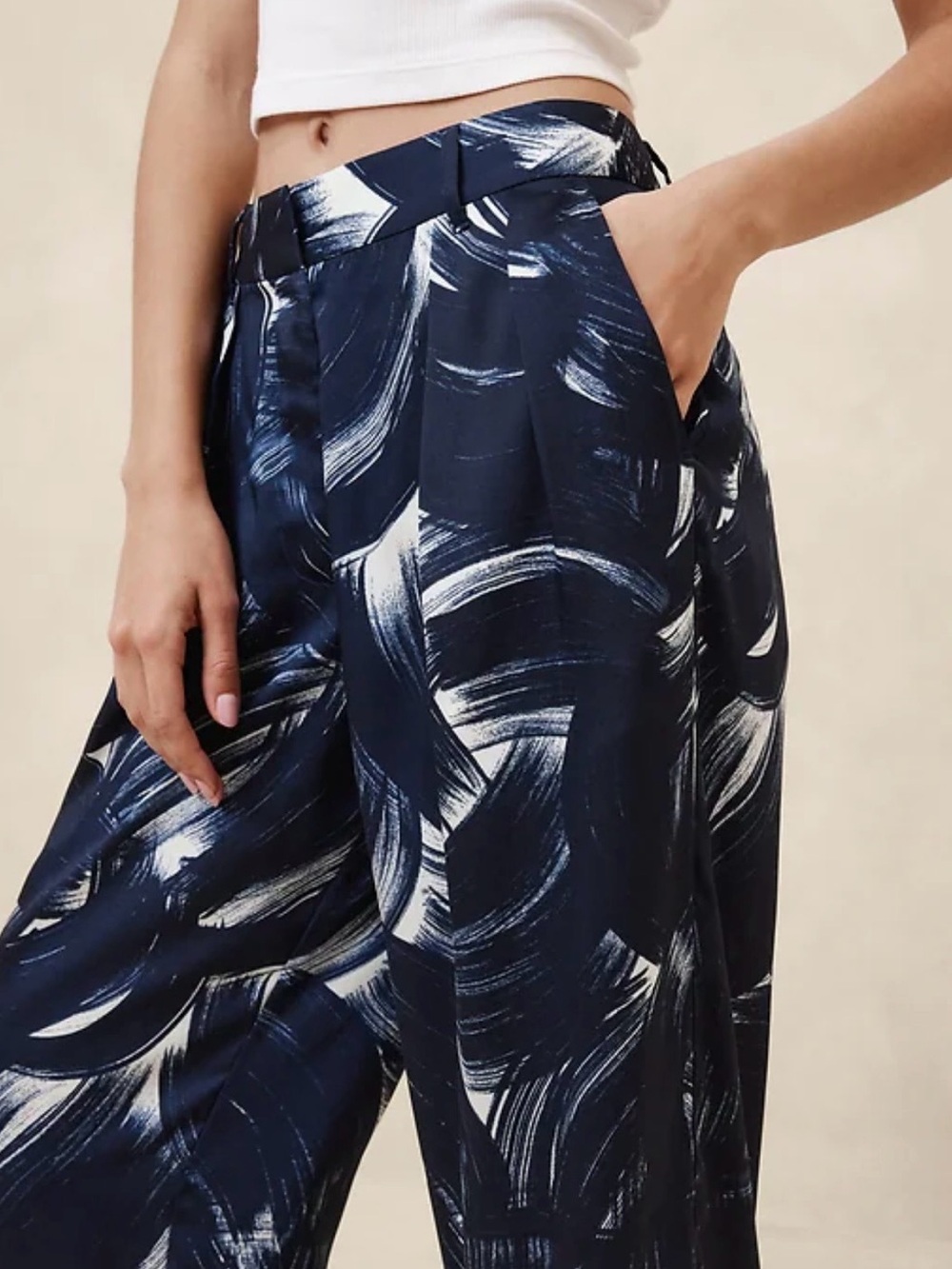 BrandNew Banana Republic Navy and White Abstract Pleated Wide Leg Pants Size 16